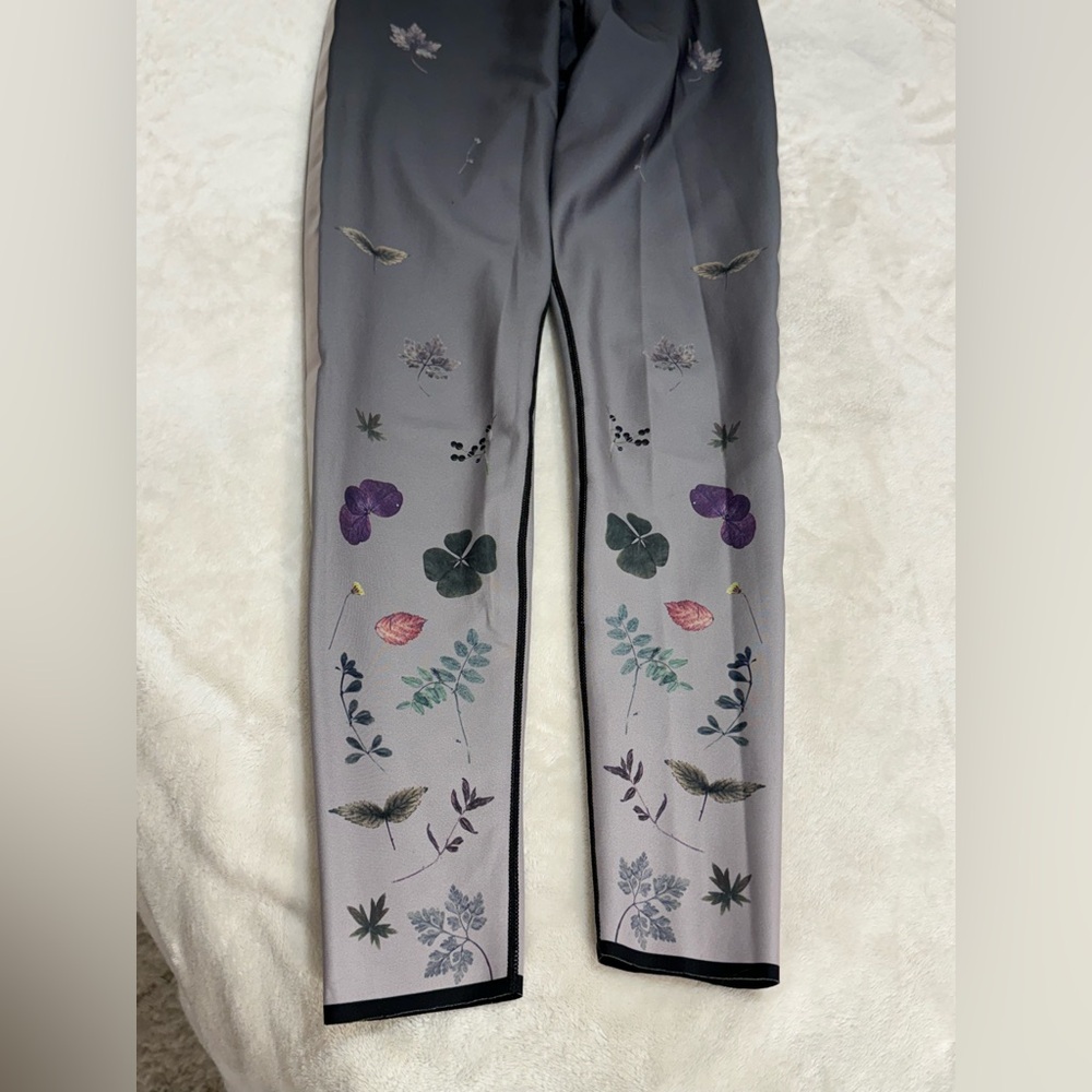 Ultracor XS  Ultra High-Waist Leggings – Floral Print